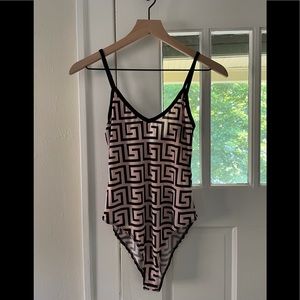 FashionNova one piece bodysuit size medium